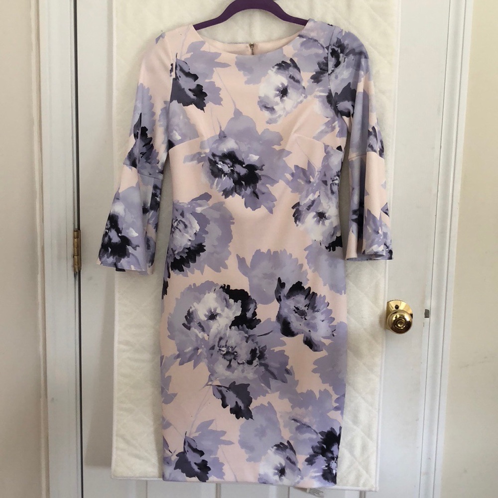 Calvin Klein Bell- sleeved Sheath dress